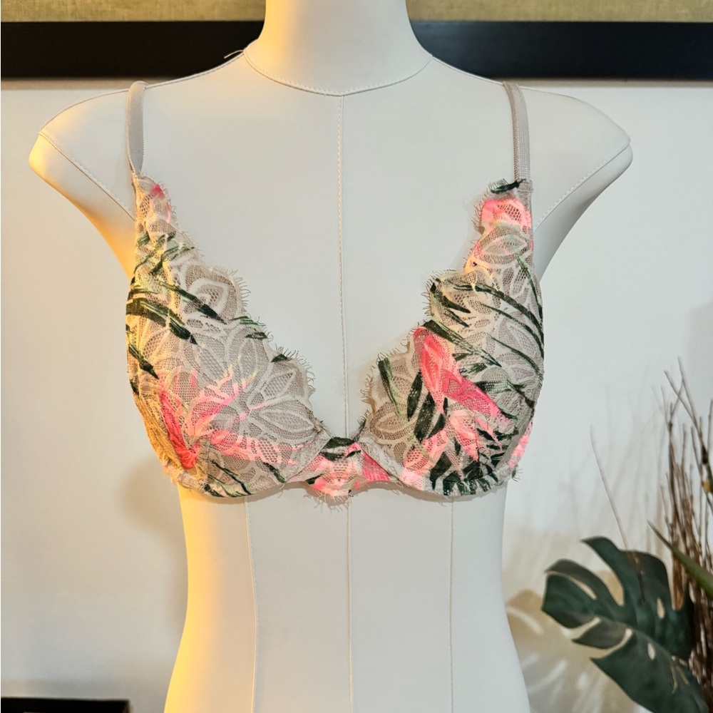 Victoria Secrets Pink Lace Bra 32D Floral Underwired Hook Eye